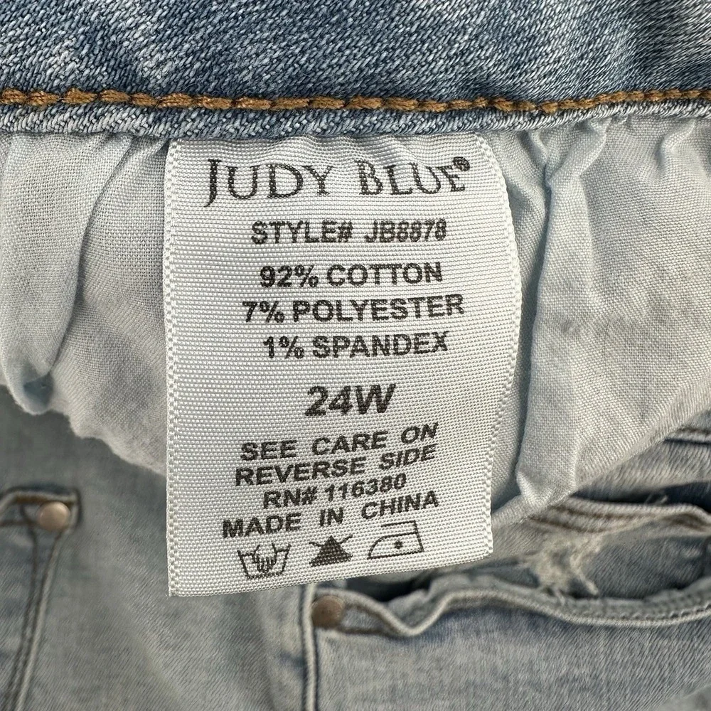 Judy Blue Light Wash Distressed Boyfriend Fit Jeans Grunge Revival Women Plus 24